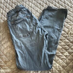 💐🪻3/$10💐🪻Abercrombie Kids Light Blue Denim Jeans